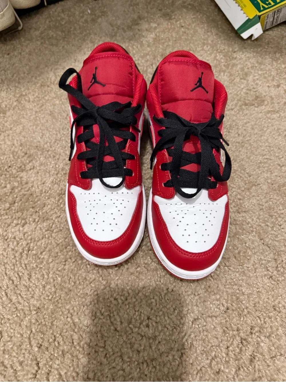 Jordan Kids Low-Top Sneakers in Red, White & Black